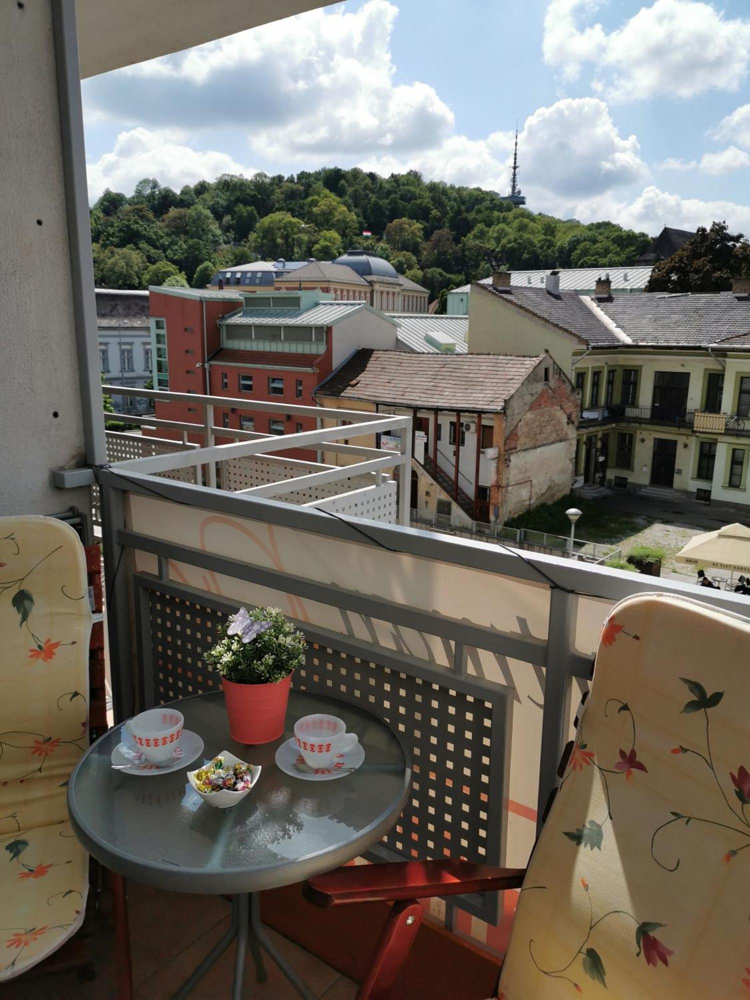 Dia Apartman Miskolc Esterno foto