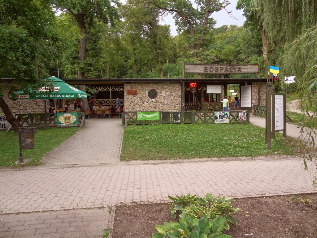 Dia Apartman Miskolc Esterno foto