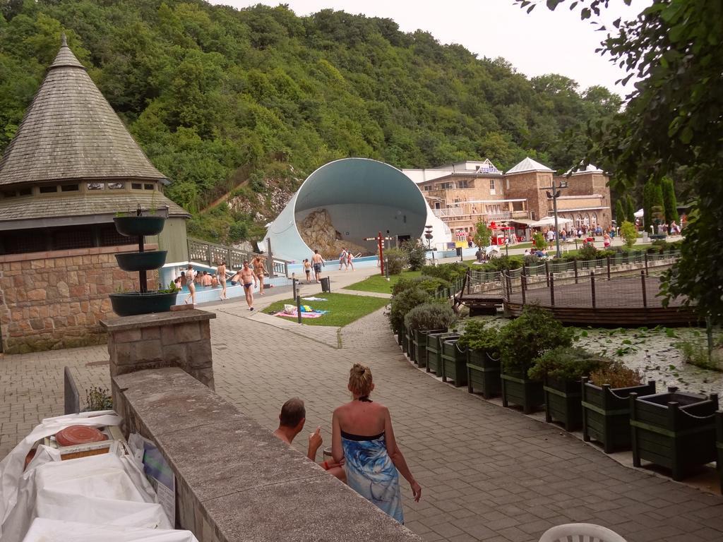 Dia Apartman Miskolc Esterno foto